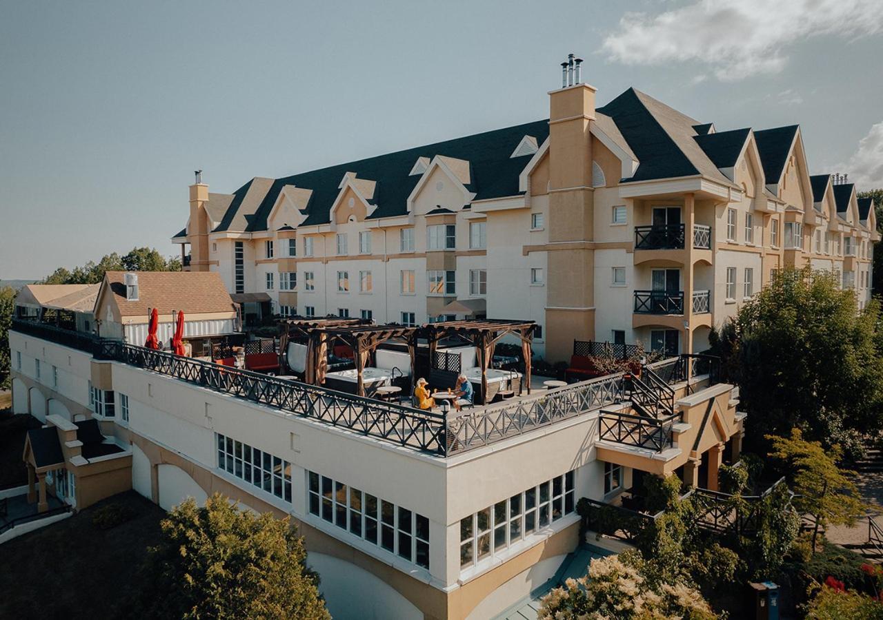 Hotel Chateau Bromont Exterior photo